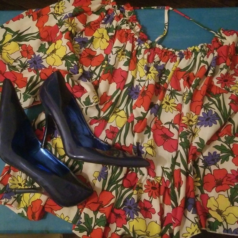 NwT Signature studios, jungle jam floral blouse